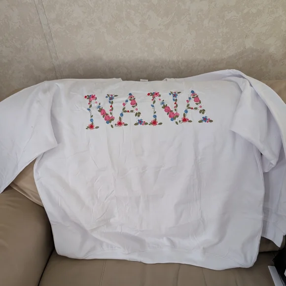 Women's White NANA Embroidered 2x Sweatshirt - Picture 1 of 2